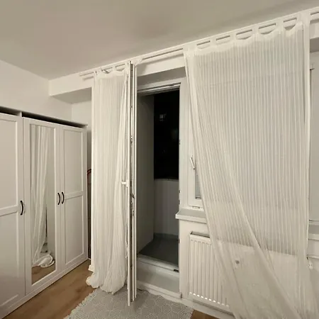 Studio 05 With Free Private Parking Апартаменты *